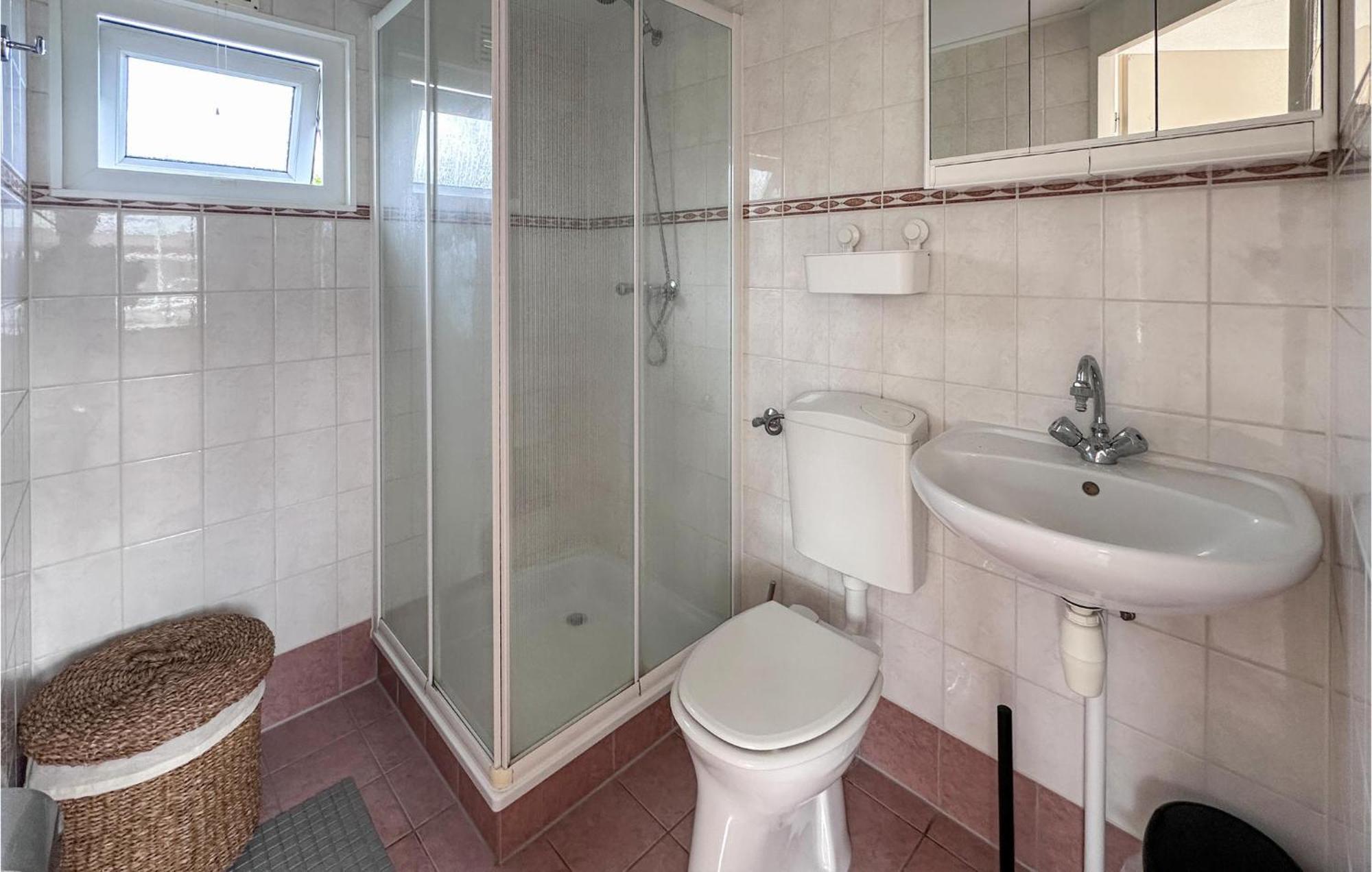 Lovely Home In Tzummarum With Wifi Exterior foto